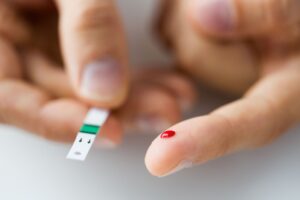 Bloddråpe på pekefinger