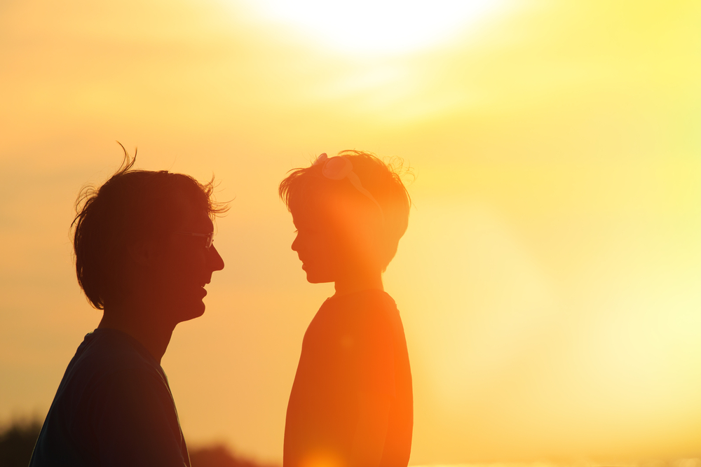 Father,And,Son,At,Sunset,Beach,,Family,Concept fotografi av far og sønn i solnedgang