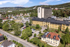 Drone bilde av Lillehammer sykehus.