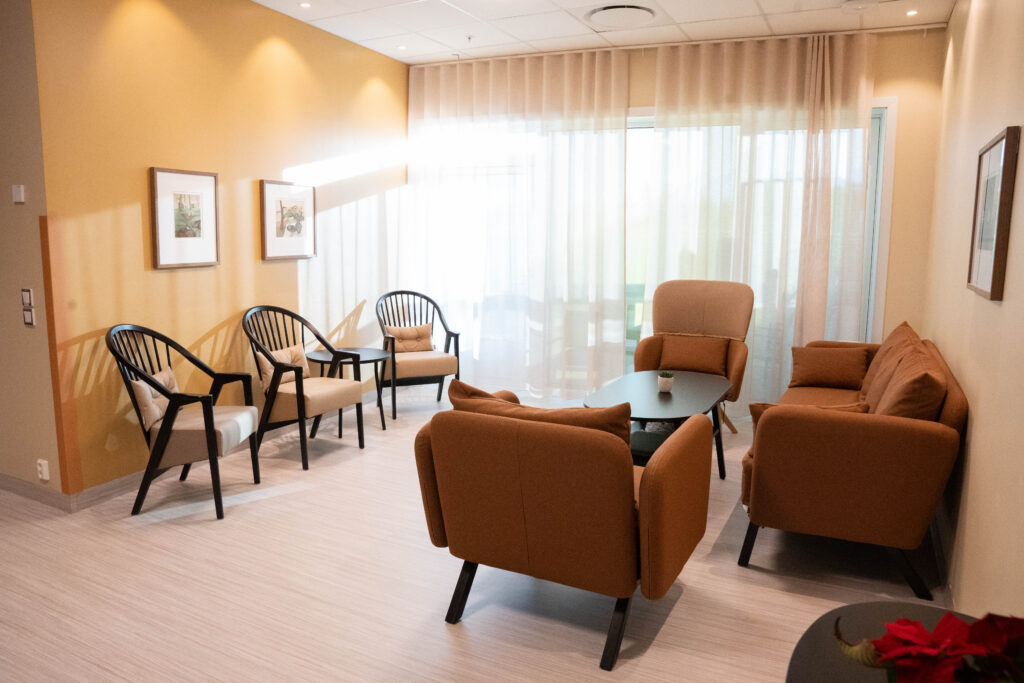 Bilde av ett tom stue på Lambertseter sykehjem