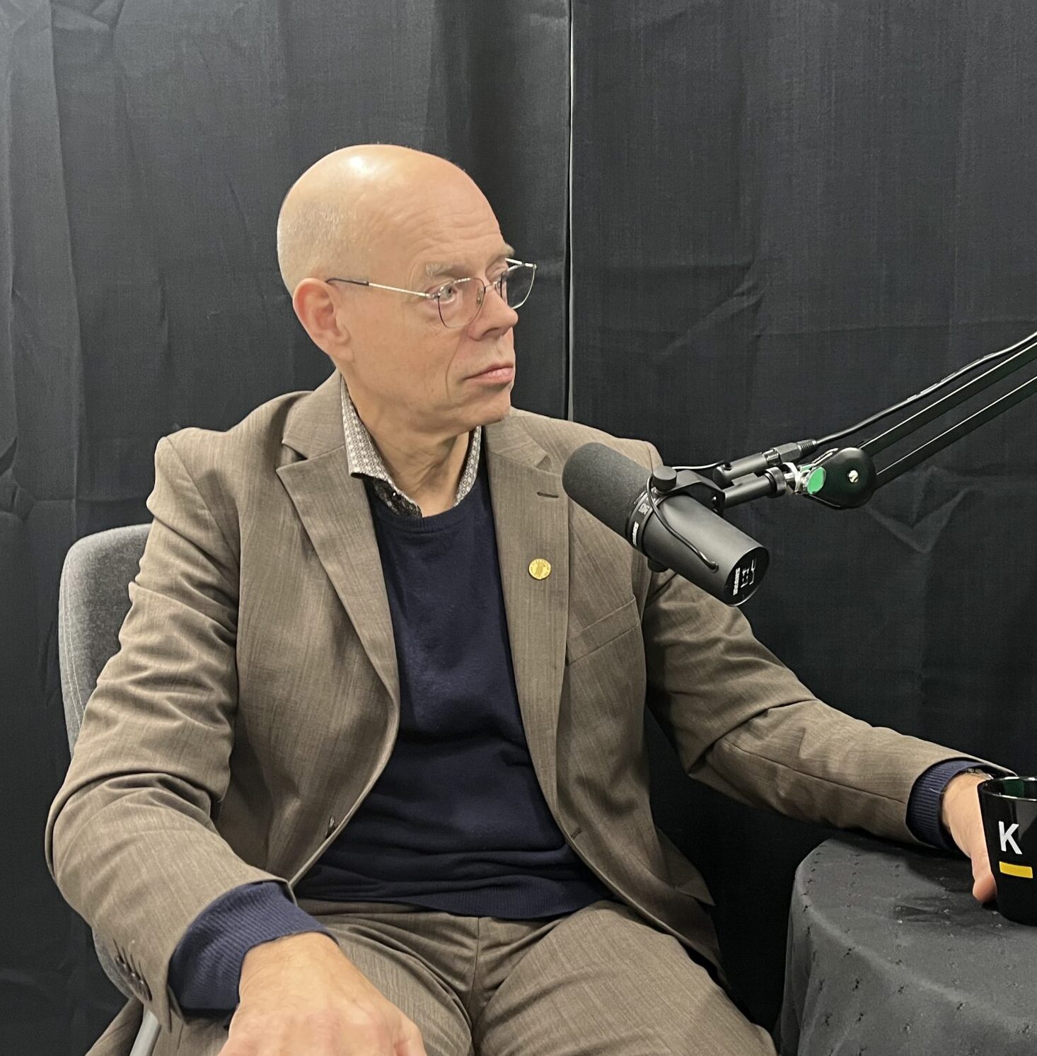 fotografi av Edwin Schei under podkast-innspilling